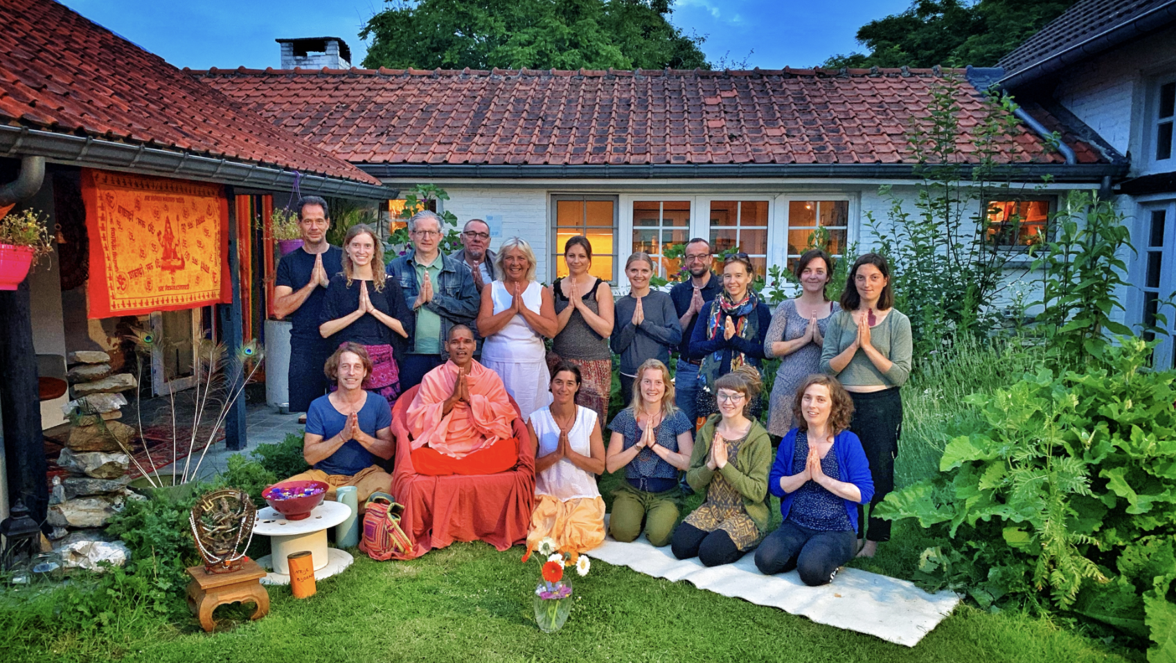 Shantaram Yoga - Swami Samarpan