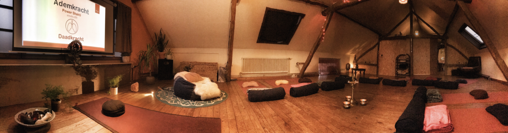 Shantaram Yoga Shala - Ademkracht